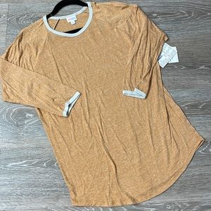 LulaRoe Randy tee